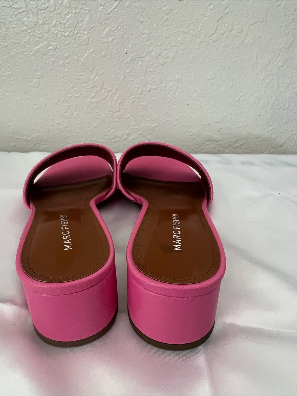 Marc Fisher Pink Slide Sandals Women’s Size 9M - Picture 3 of 5
